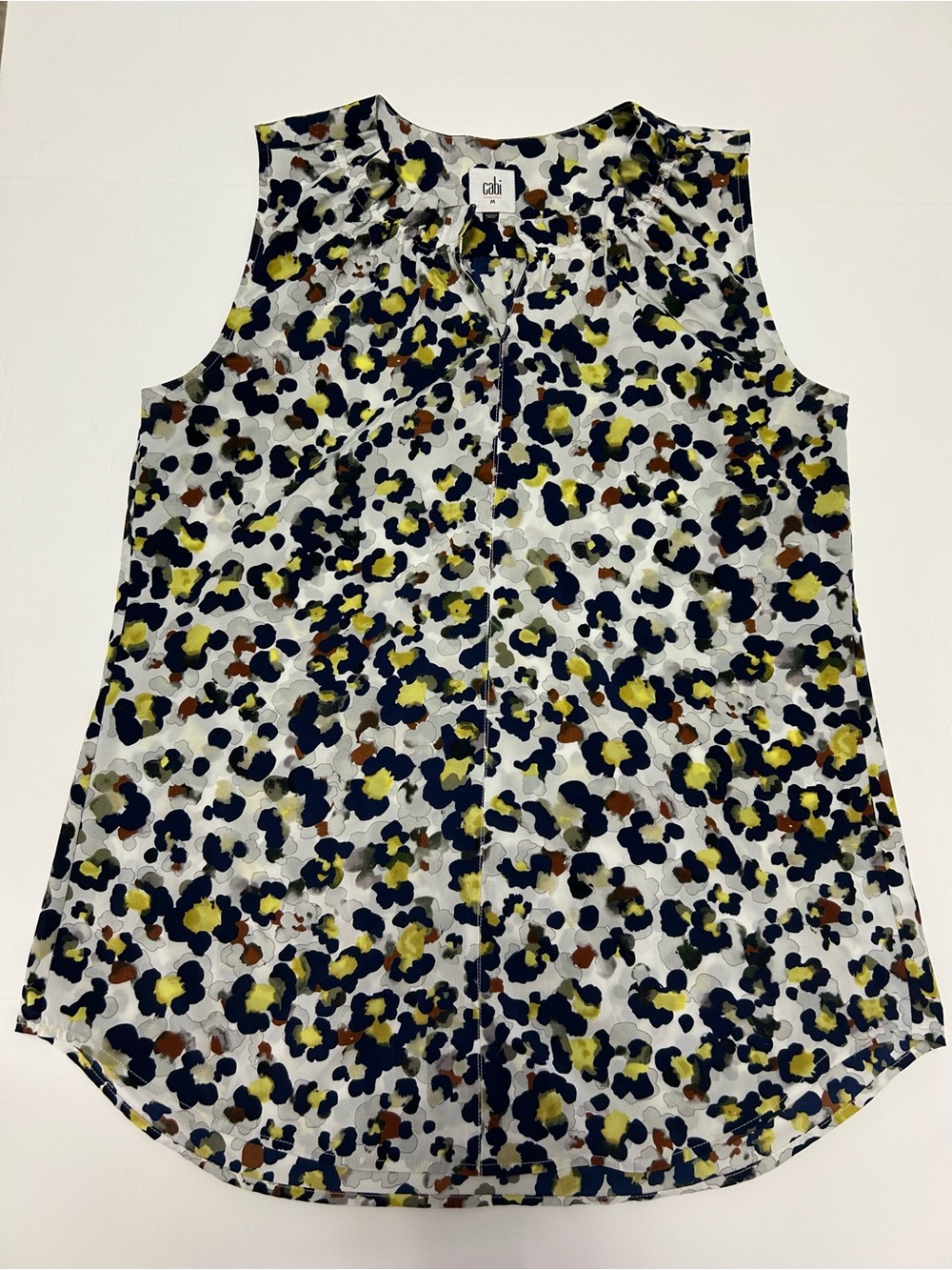 CAbi Sleeveless Printed Shell Top in Multi Floral Size Medium